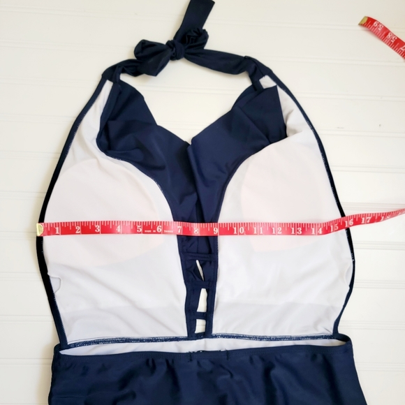 Ekouaer Plunging Ruffle Swimsuit - Picture 9 of 10